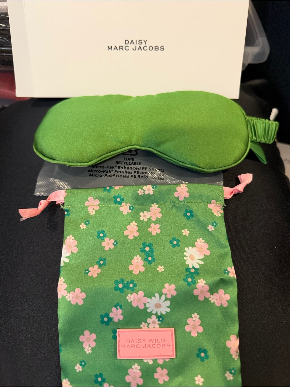 Marc Jacobs Daisy wild Green Floral Sleep Mask & Matching Pouch